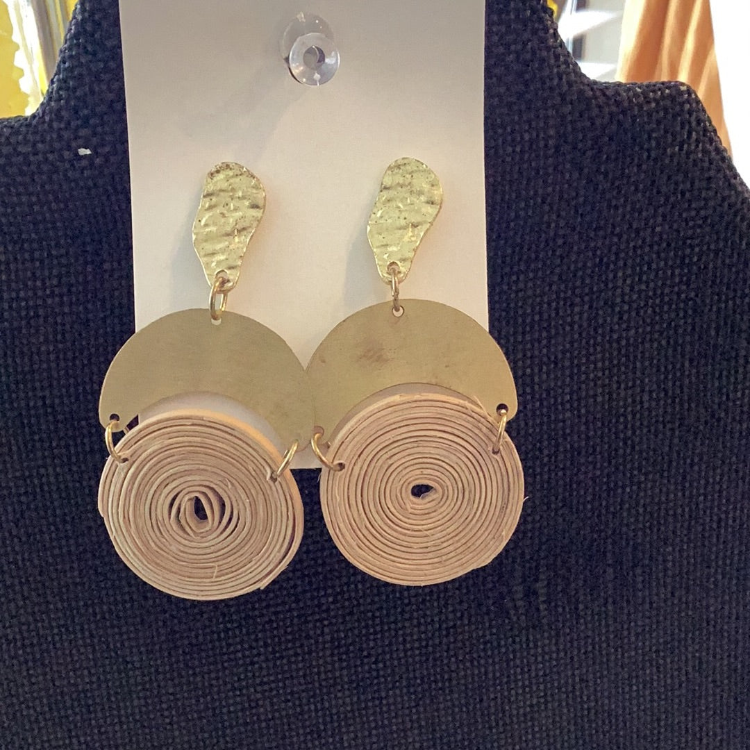 Gold and wicker earrings