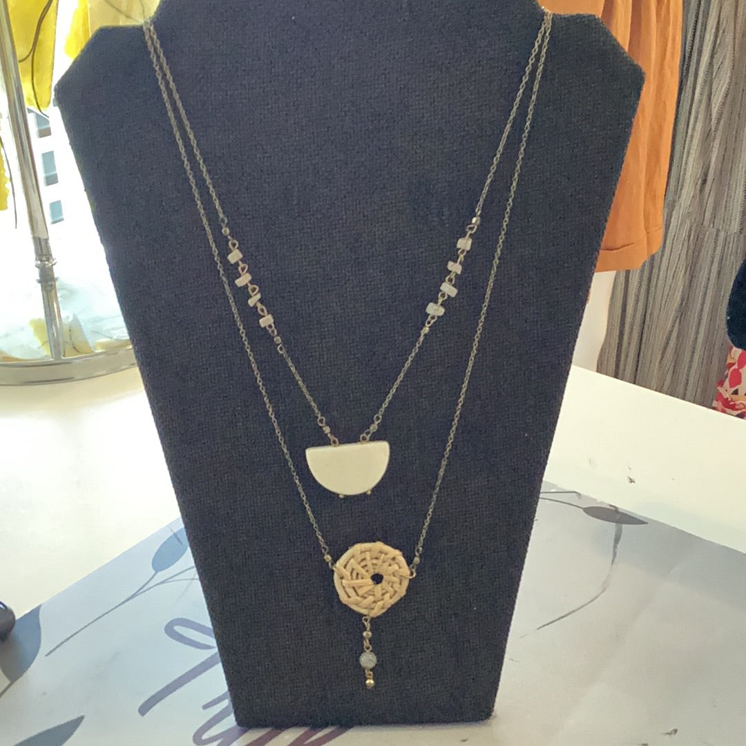 Long wicker/acrylic necklace