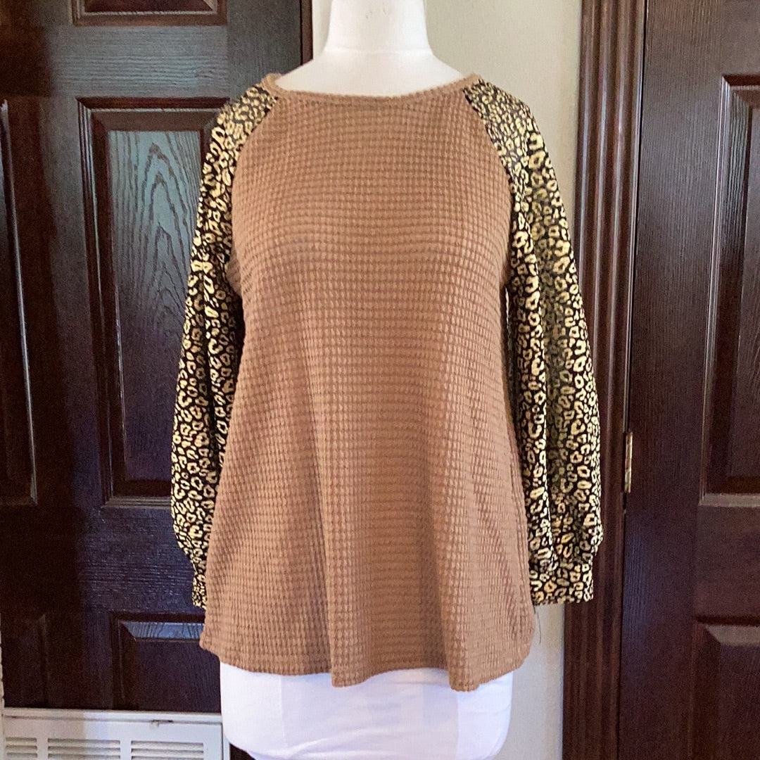 Leopard sheer sleeves