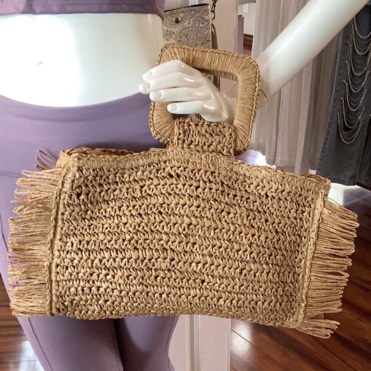 Tan straw purse