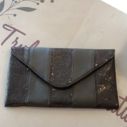 Black clutch